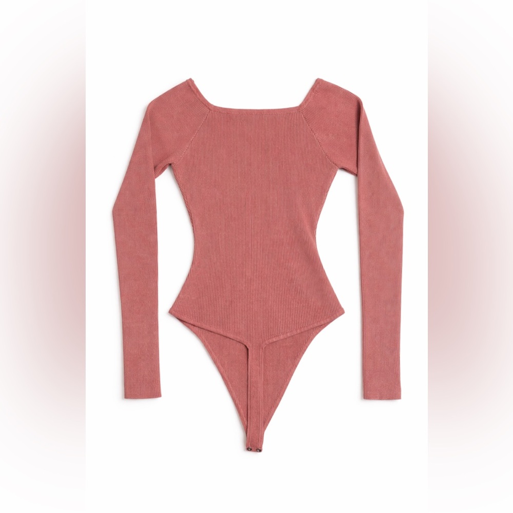 Dusty Rose Ribbed Long Sleeve Bodysuit – Button Front, Fitted, Size Large - Picture 3 of 4